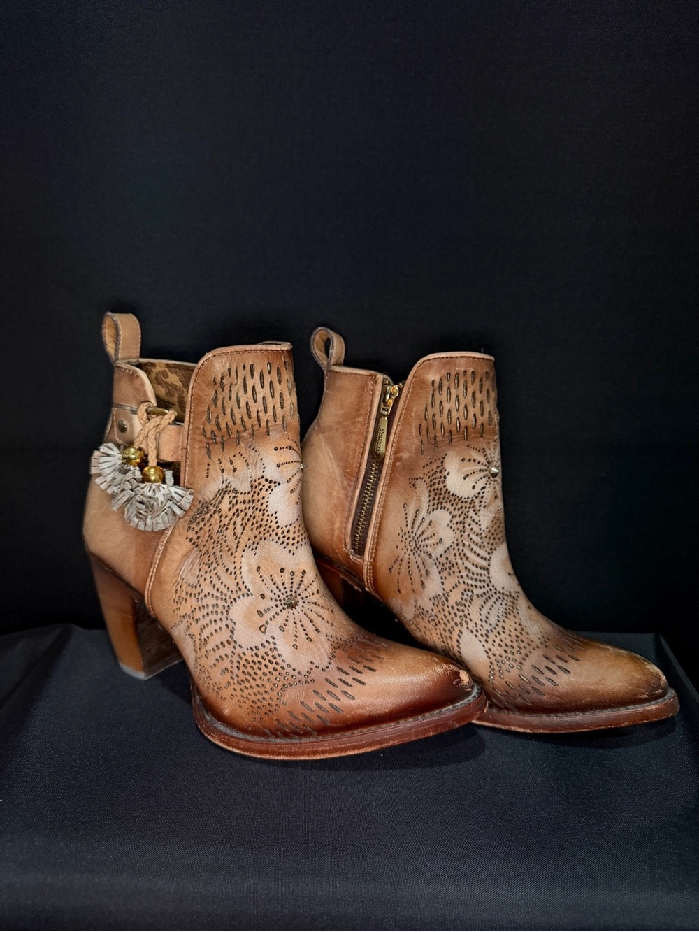 Cuadra Brown Floral Cutout Leather Ankle Boots 8